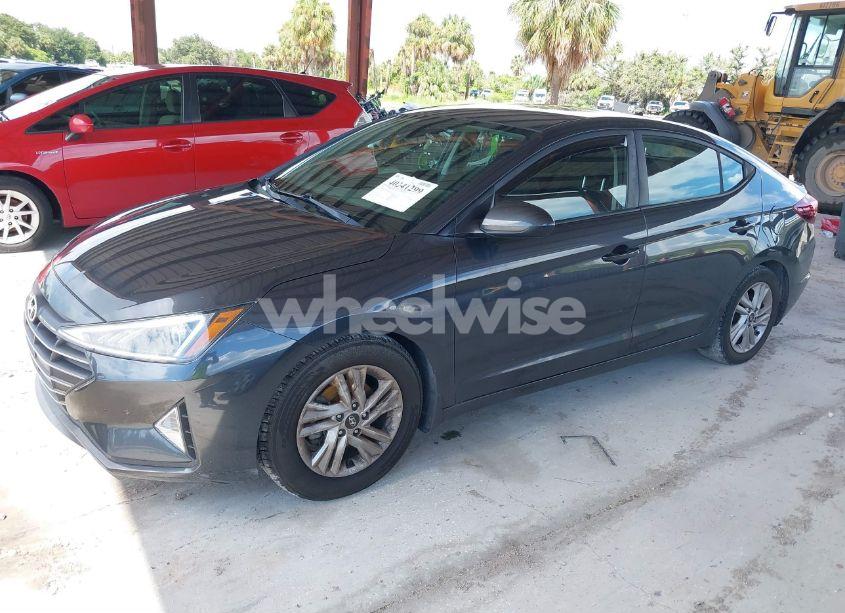 Photo 2 of 2020 Hyundai Elantra SEL (VIN 5NPD84LFXLH598350)