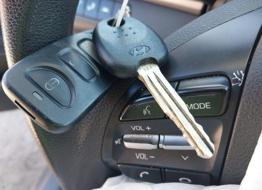 Photo 11 of 2020 Hyundai Elantra SEL (VIN 5NPD84LFXLH632318)