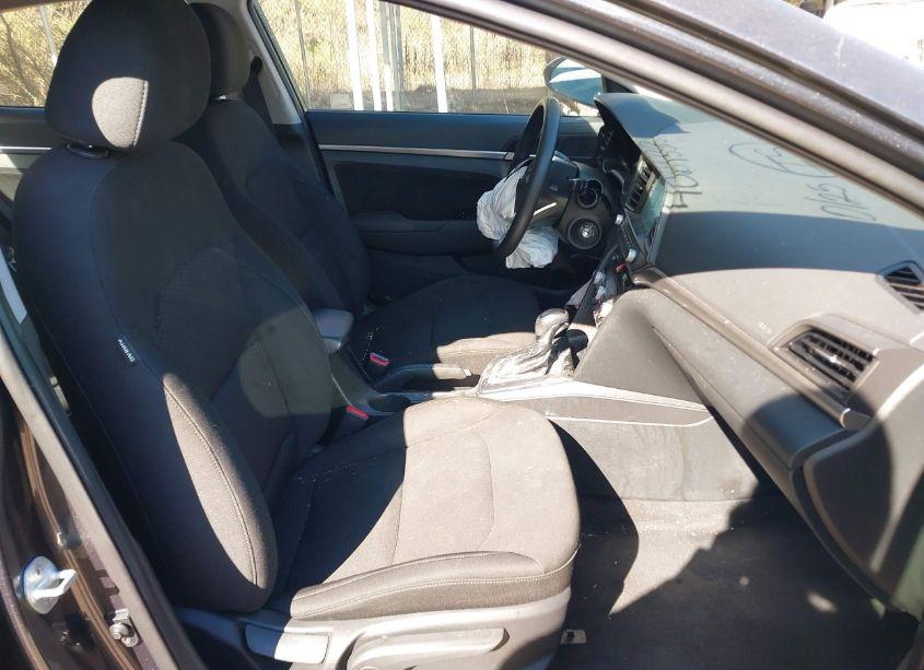 Photo 5 of 2020 Hyundai Elantra SEL (VIN 5NPD84LFXLH632318)