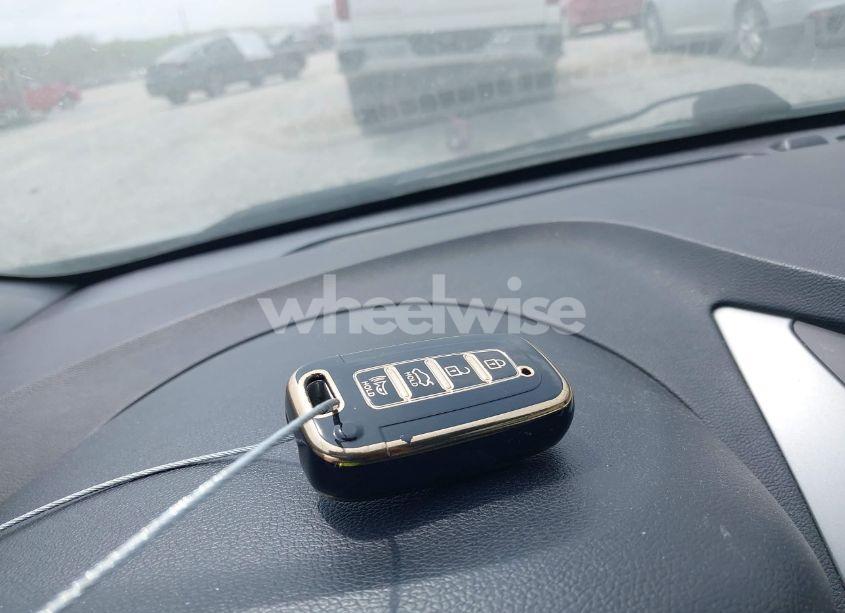 Photo 11 of 2012 Hyundai Elantra LIMITED (VIN 5NPDH4AE0CH102854)