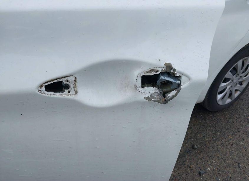 Photo 16 of 2012 Hyundai Elantra GLS (VIN 5NPDH4AE0CH111697)