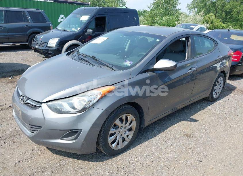 Photo 2 of 2013 Hyundai Elantra GLS (VIN 5NPDH4AE0DH157595)