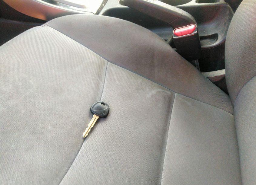 Photo 11 of 2013 Hyundai Elantra GLS (VIN 5NPDH4AE0DH166099)