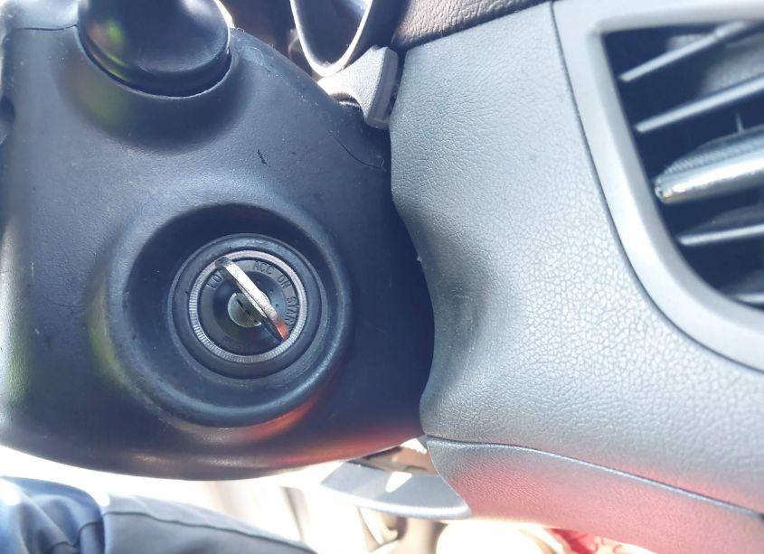 Photo 11 of 2013 Hyundai Elantra GLS (VIN 5NPDH4AE0DH180651)