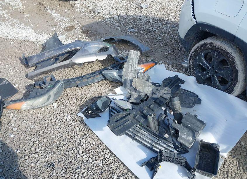 Photo 12 of 2013 Hyundai Elantra LIMITED (VIN 5NPDH4AE0DH182710)