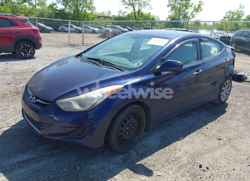 Photo 2 of 2013 Hyundai Elantra GLS (VIN 5NPDH4AE0DH229430)