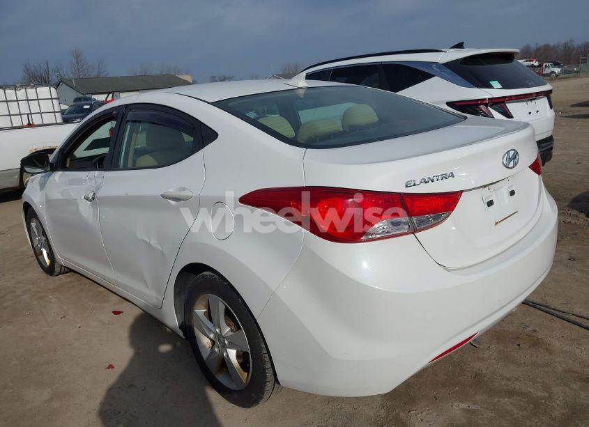 Photo 3 of 2013 Hyundai Elantra GLS (VIN 5NPDH4AE0DH237382)