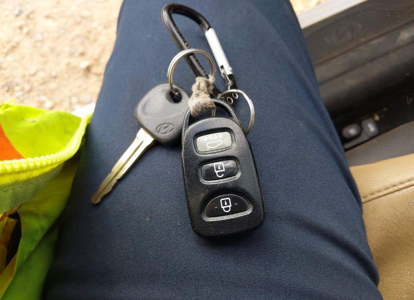 Photo 11 of 2013 Hyundai Elantra LIMITED (VIN 5NPDH4AE0DH237611)