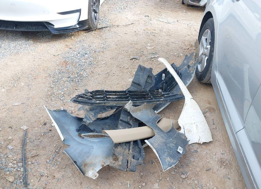 Photo 12 of 2013 Hyundai Elantra LIMITED (VIN 5NPDH4AE0DH237611)