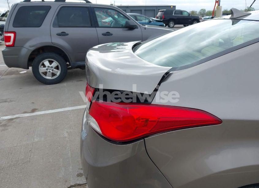 Photo 12 of 2013 Hyundai Elantra GLS (VIN 5NPDH4AE0DH238595)