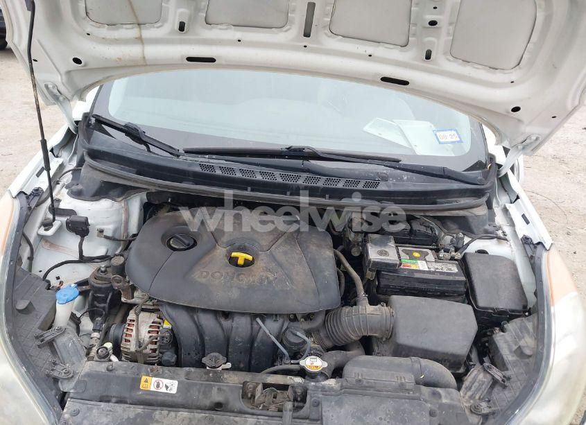 Photo 10 of 2013 Hyundai Elantra LIMITED (VIN 5NPDH4AE0DH252111)