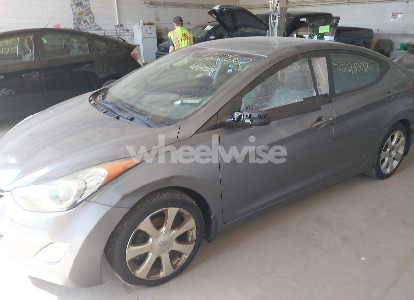 Photo 6 of 2013 Hyundai Elantra LIMITED (VIN 5NPDH4AE0DH268146)