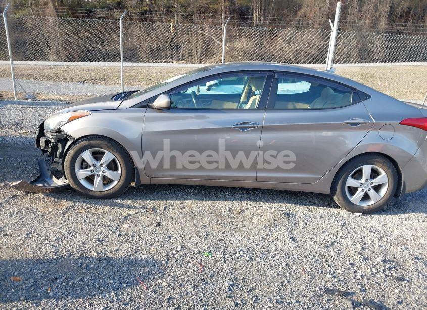 Photo 14 of 2013 Hyundai Elantra GLS (VIN 5NPDH4AE0DH268261)