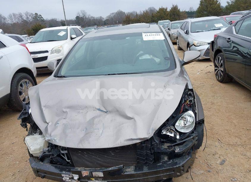 Photo 11 of 2013 Hyundai Elantra LIMITED (VIN 5NPDH4AE0DH271466)