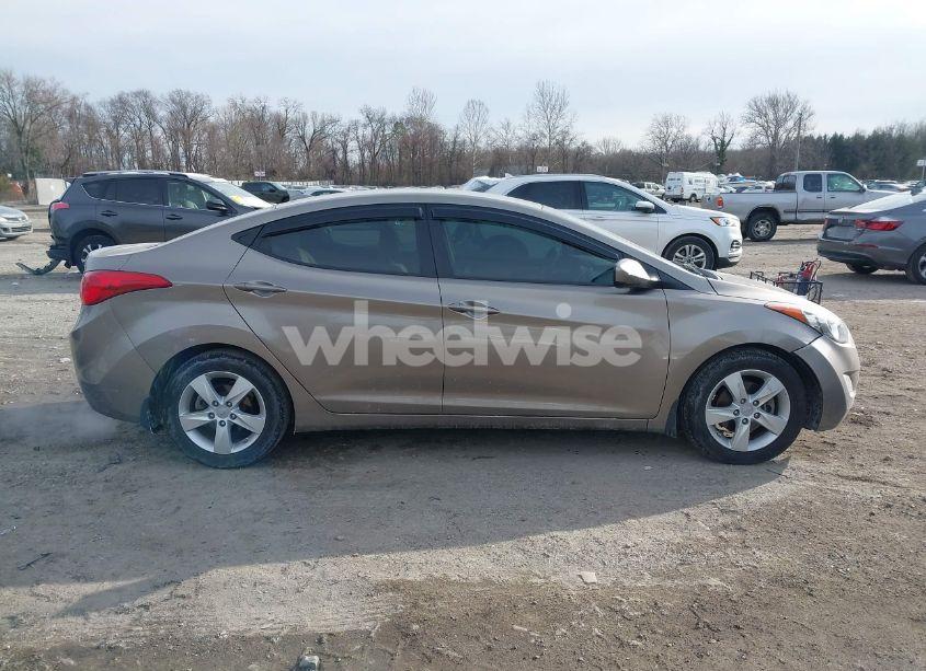 Photo 13 of 2013 Hyundai Elantra GLS (VIN 5NPDH4AE0DH289983)