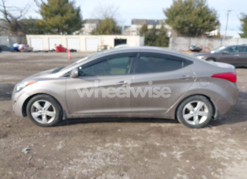Photo 14 of 2013 Hyundai Elantra GLS (VIN 5NPDH4AE0DH289983)