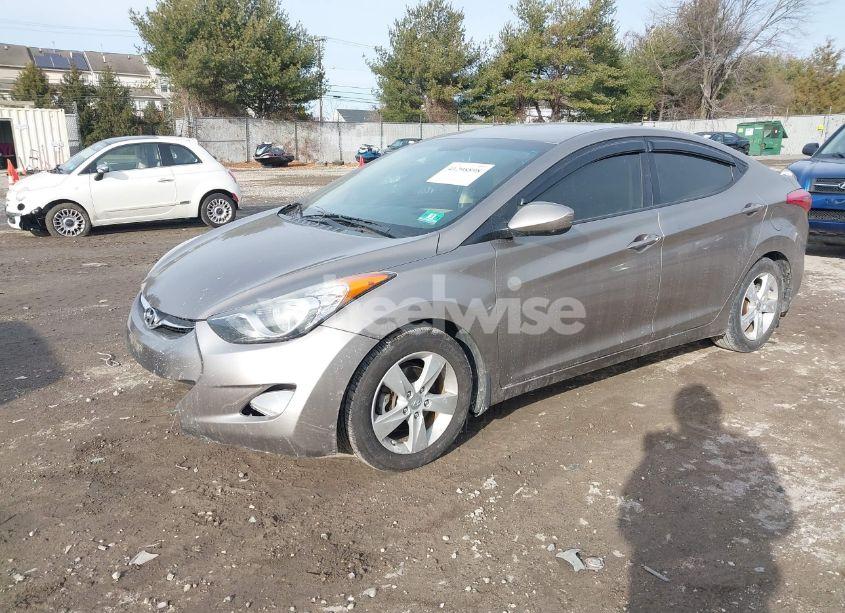Photo 2 of 2013 Hyundai Elantra GLS (VIN 5NPDH4AE0DH289983)