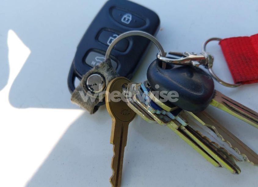 Photo 11 of 2013 Hyundai Elantra GLS (VIN 5NPDH4AE0DH331939)