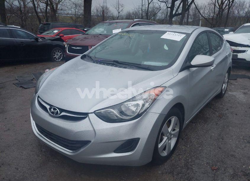 Photo 2 of 2013 Hyundai Elantra GLS (VIN 5NPDH4AE0DH371468)