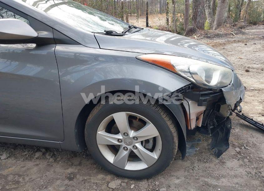 Photo 12 of 2013 Hyundai Elantra GLS (VIN 5NPDH4AE0DH373740)