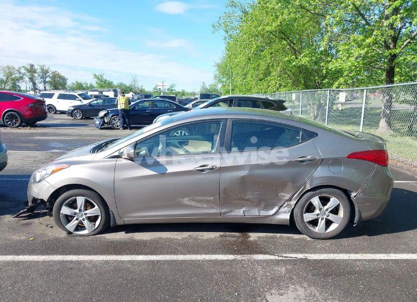 Photo 14 of 2013 Hyundai Elantra GLS (VIN 5NPDH4AE0DH414464)