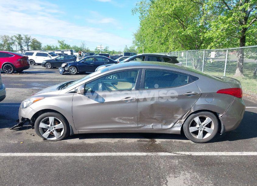 Photo 6 of 2013 Hyundai Elantra GLS (VIN 5NPDH4AE0DH414464)