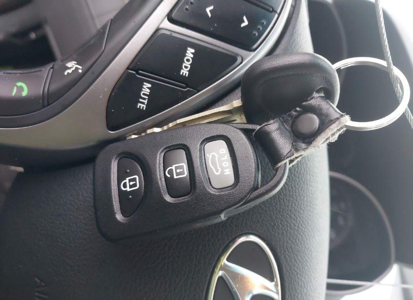 Photo 11 of 2013 Hyundai Elantra GLS (VIN 5NPDH4AE0DH447643)