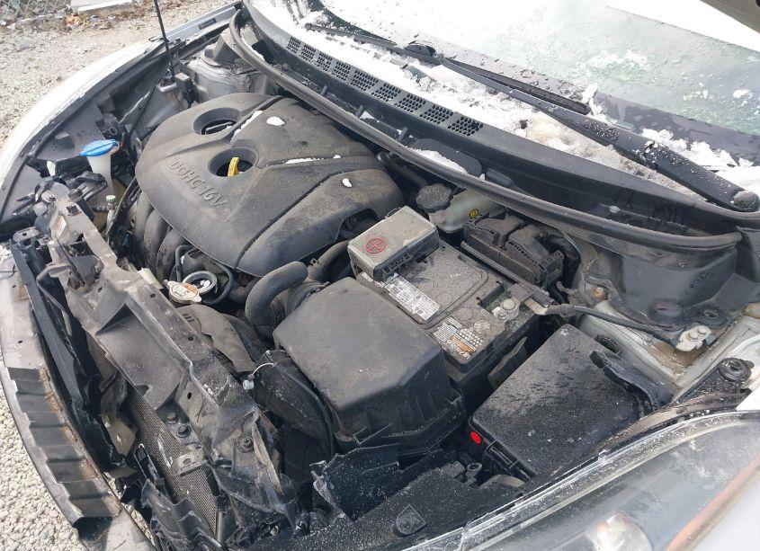 Photo 10 of 2014 Hyundai Elantra SE (VIN 5NPDH4AE0EH468980)