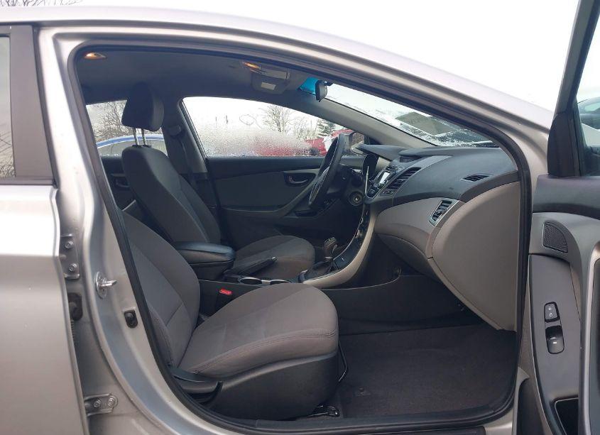 Photo 5 of 2014 Hyundai Elantra SE (VIN 5NPDH4AE0EH468980)