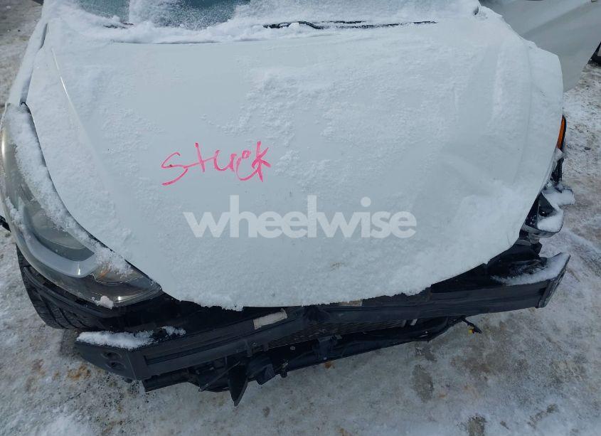 Photo 6 of 2014 Hyundai Elantra SE (VIN 5NPDH4AE0EH469918)