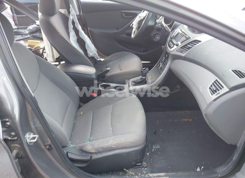 Photo 5 of 2014 Hyundai Elantra SE (VIN 5NPDH4AE0EH472379)