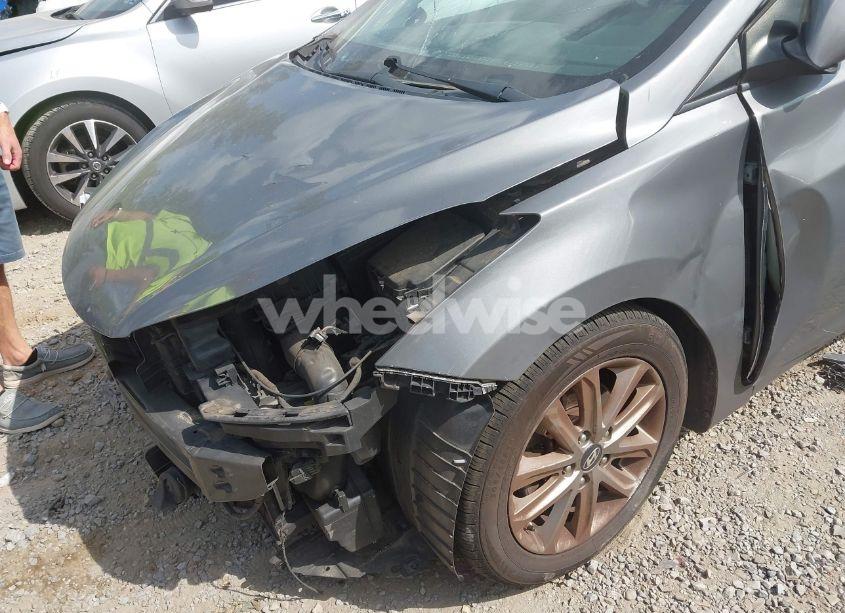 Photo 6 of 2014 Hyundai Elantra SE (VIN 5NPDH4AE0EH472379)