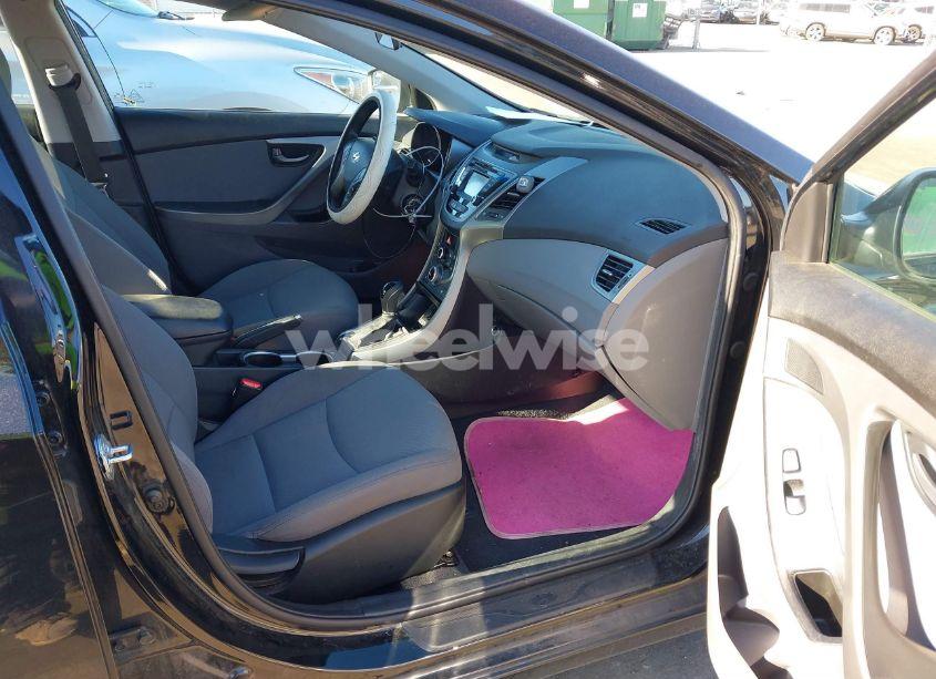 Photo 5 of 2014 Hyundai Elantra SE (VIN 5NPDH4AE0EH476741)