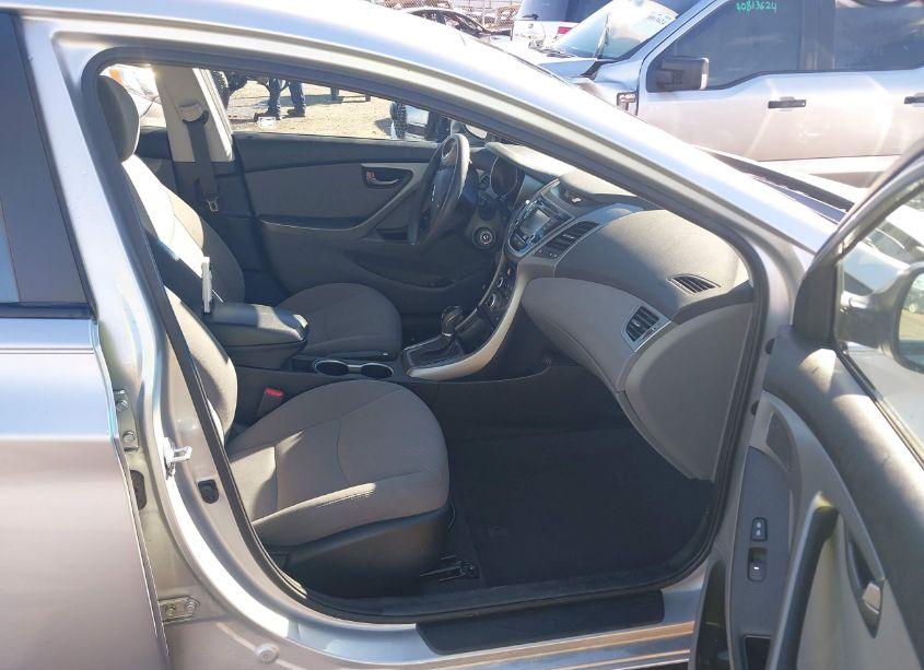 Photo 5 of 2014 Hyundai Elantra SE (VIN 5NPDH4AE0EH494138)