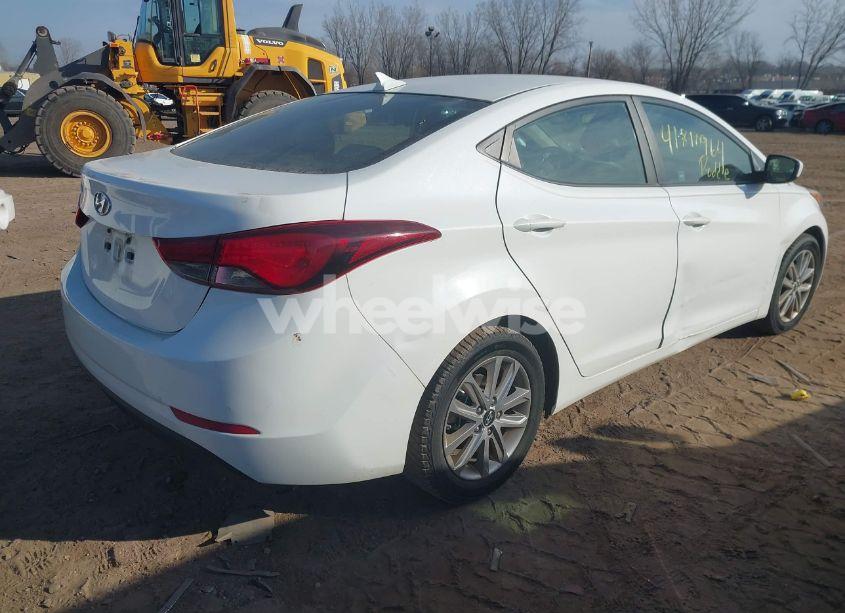 Photo 4 of 2014 Hyundai Elantra SE (VIN 5NPDH4AE0EH495029)