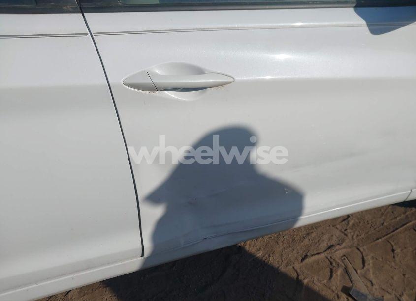 Photo 6 of 2014 Hyundai Elantra SE (VIN 5NPDH4AE0EH495029)