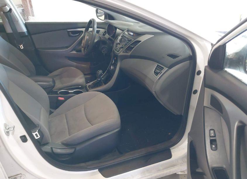 Photo 5 of 2014 Hyundai Elantra SE (VIN 5NPDH4AE0EH503419)