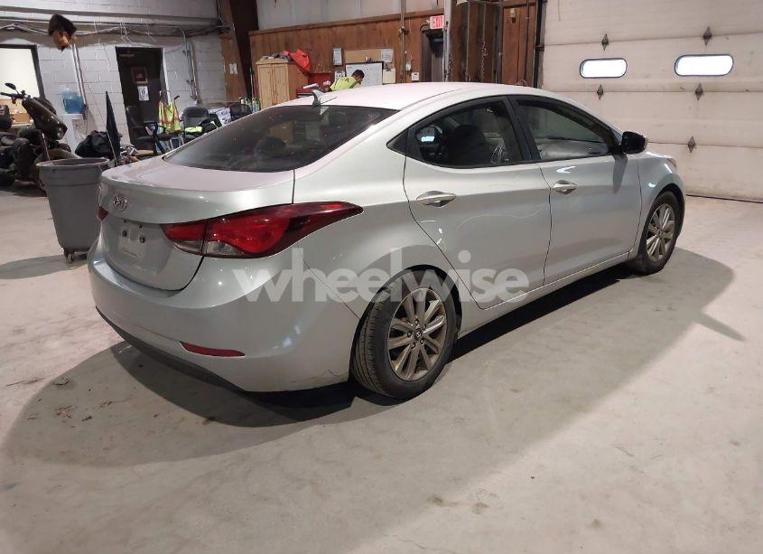 Photo 4 of 2014 Hyundai Elantra SE (VIN 5NPDH4AE0EH519717)
