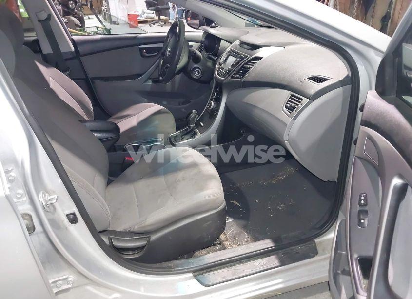 Photo 5 of 2014 Hyundai Elantra SE (VIN 5NPDH4AE0EH519717)