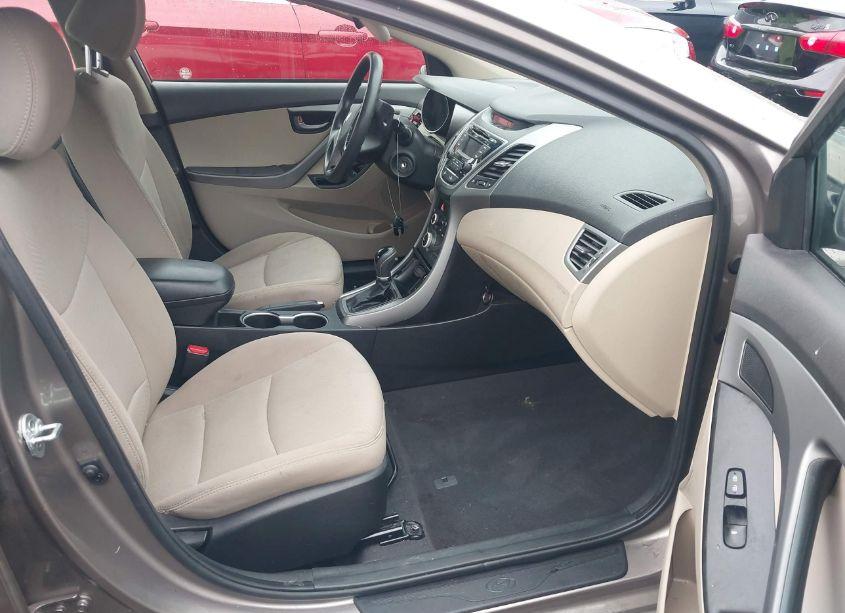 Photo 5 of 2014 Hyundai Elantra SE (VIN 5NPDH4AE0EH546805)