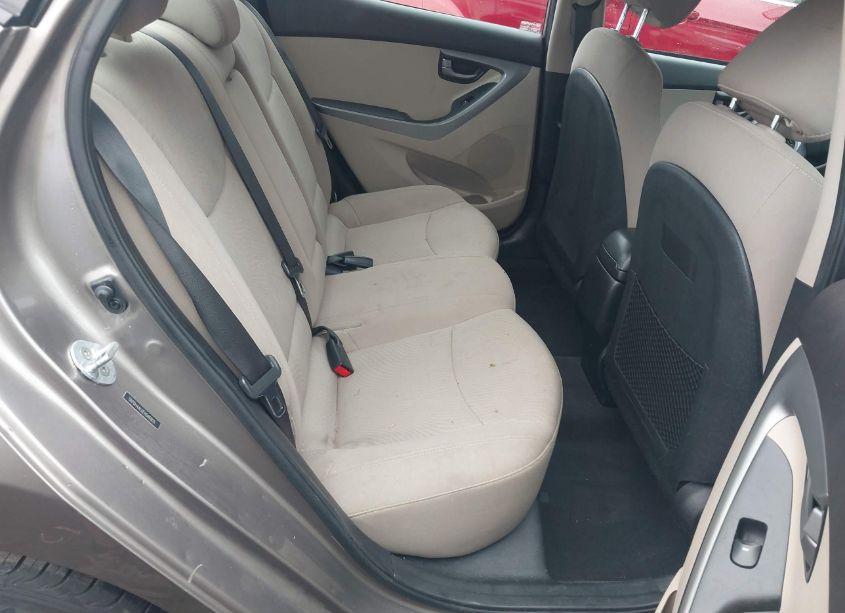 Photo 8 of 2014 Hyundai Elantra SE (VIN 5NPDH4AE0EH546805)