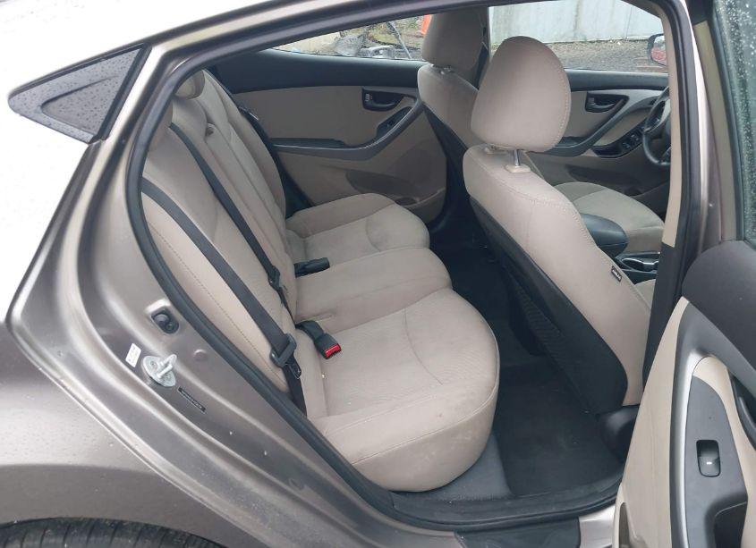 Photo 8 of 2015 Hyundai Elantra SE (VIN 5NPDH4AE0FH556798)