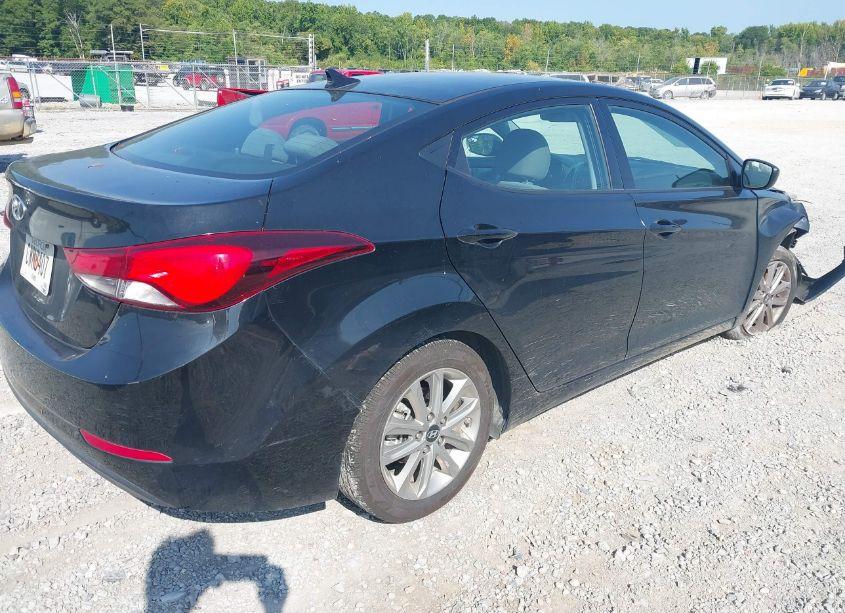 Photo 4 of 2015 Hyundai Elantra SE (VIN 5NPDH4AE0FH559121)