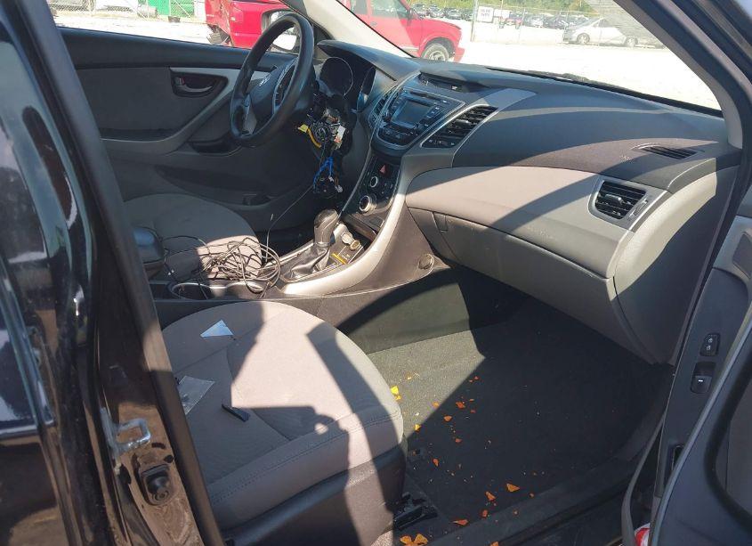 Photo 5 of 2015 Hyundai Elantra SE (VIN 5NPDH4AE0FH559121)