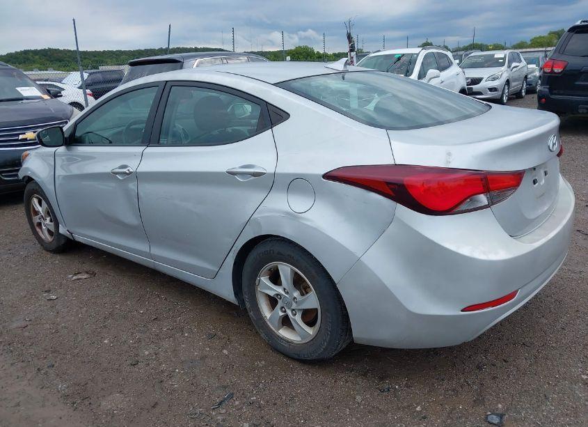 Photo 3 of 2015 Hyundai Elantra SE (VIN 5NPDH4AE0FH564061)