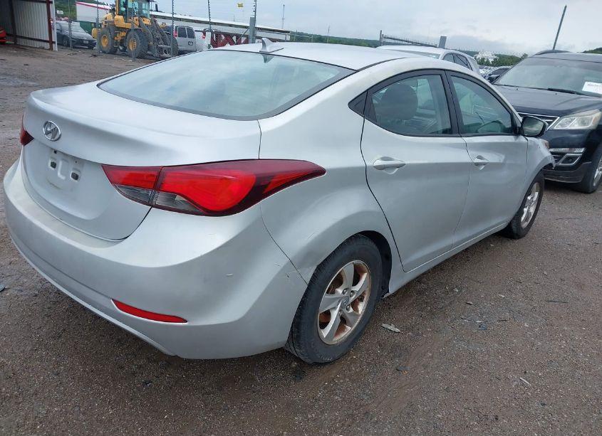 Photo 4 of 2015 Hyundai Elantra SE (VIN 5NPDH4AE0FH564061)