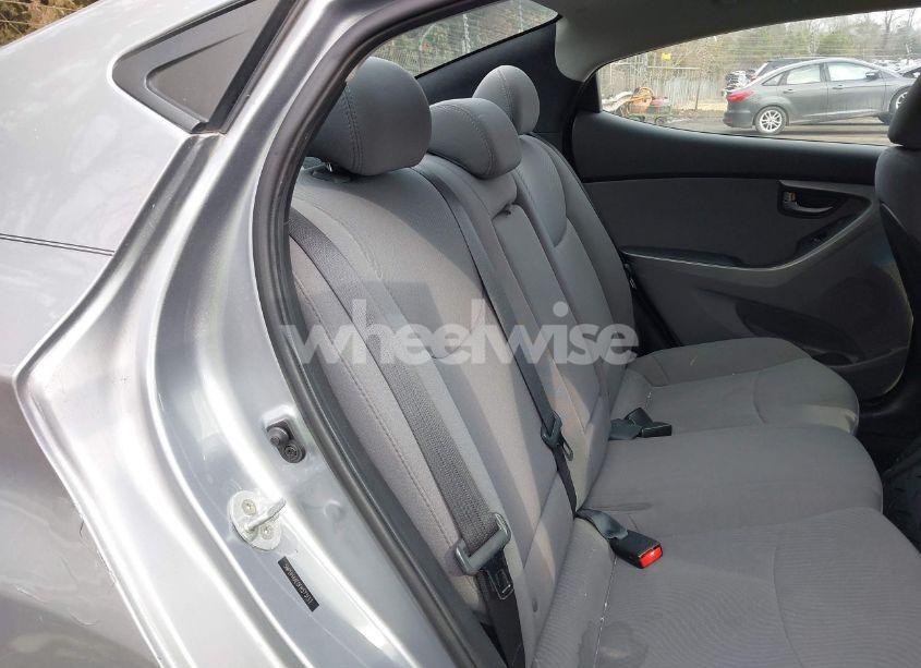 Photo 8 of 2015 Hyundai Elantra SE (VIN 5NPDH4AE0FH573133)