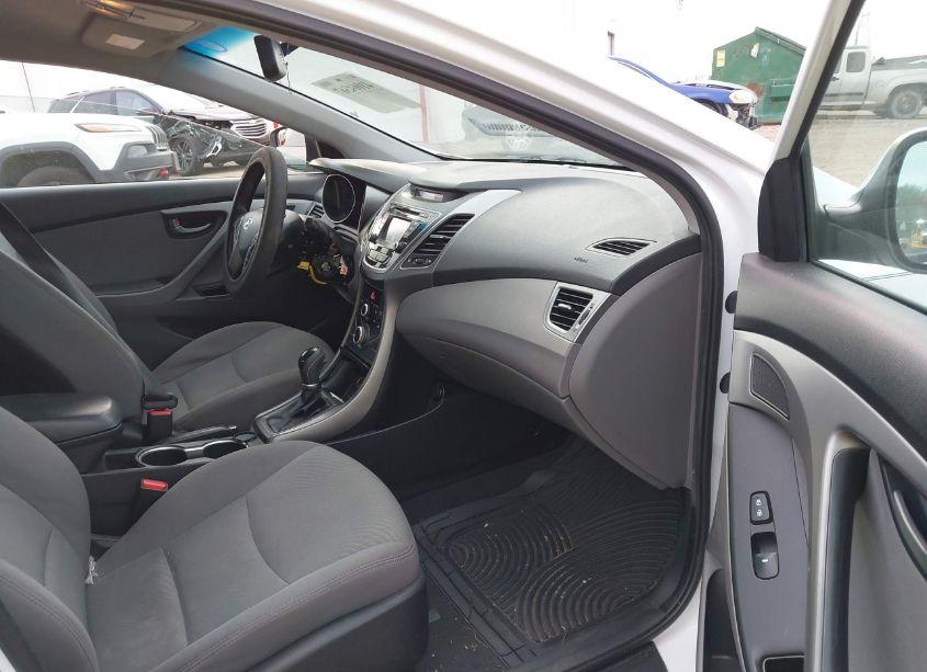 Photo 5 of 2015 Hyundai Elantra SE (VIN 5NPDH4AE0FH589185)