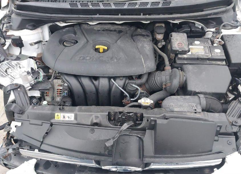 Photo 10 of 2015 Hyundai Elantra SE (VIN 5NPDH4AE0FH604641)