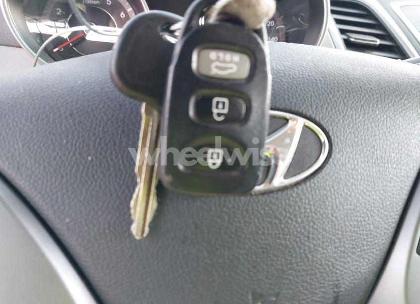 Photo 11 of 2015 Hyundai Elantra SE (VIN 5NPDH4AE0FH628969)